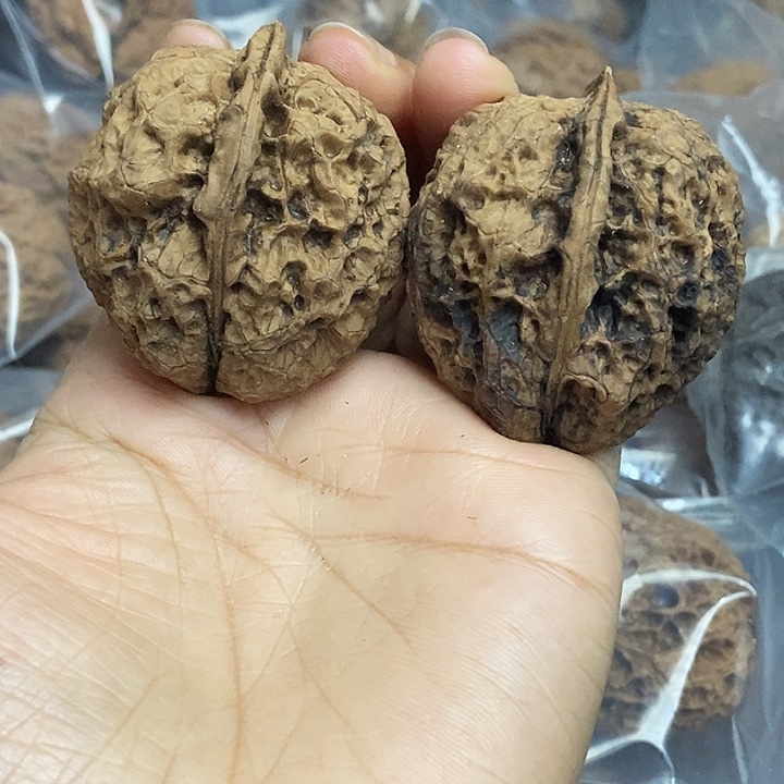把件文玩核桃云南铁核桃基地64