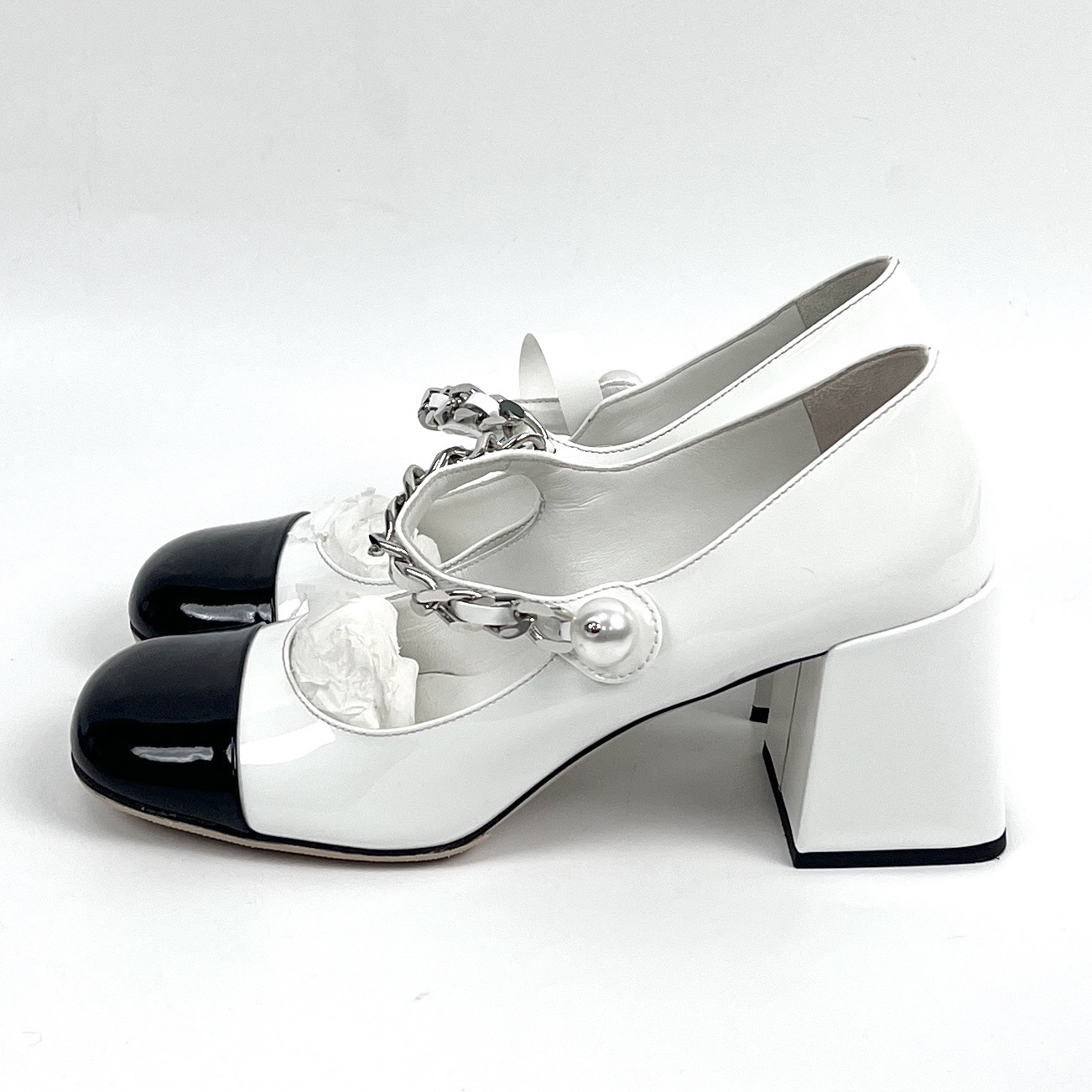 95新 MIU MIU/缪缪 35.5码 白色链条玛丽珍鞋 95新 xz0463