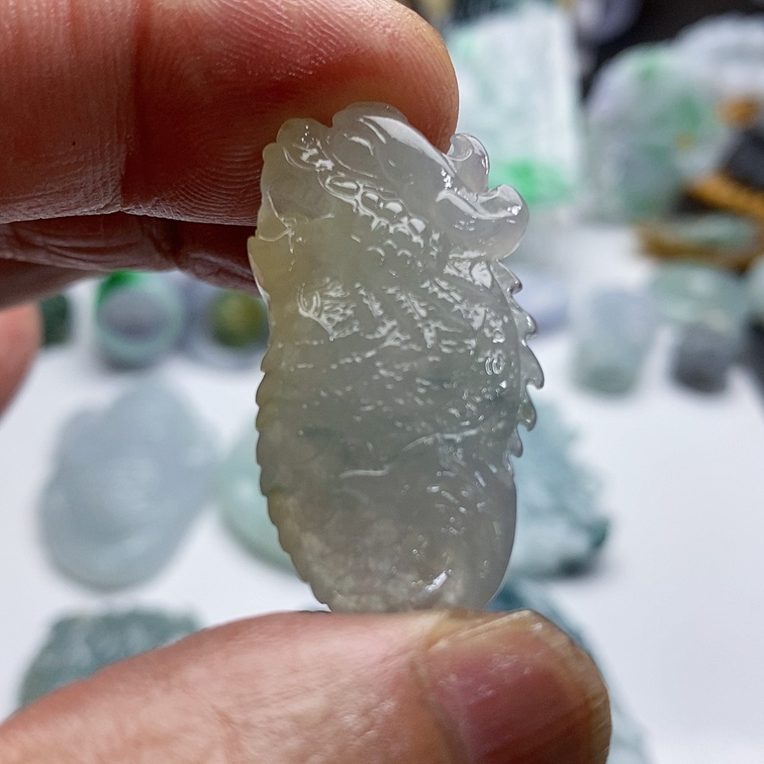 定制翡翠未镶嵌龙头鱼