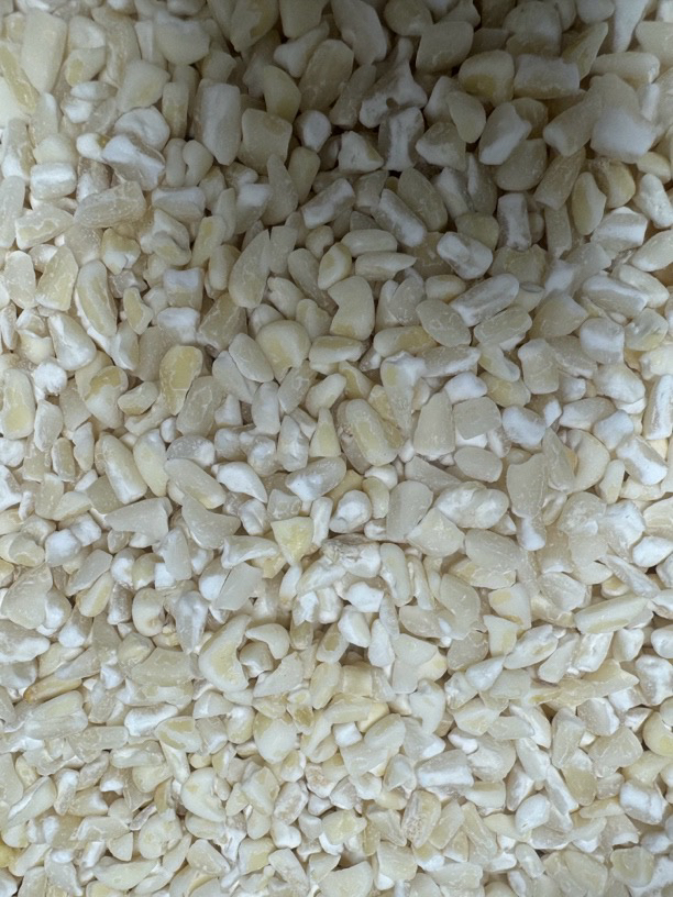 海伦黑土地中粒玉米白粘碴子