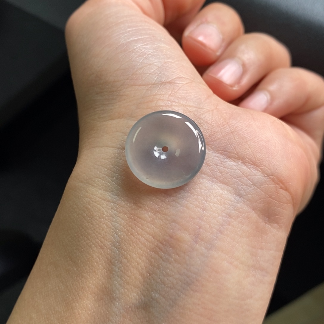 翡翠颈饰未镶嵌黑冰