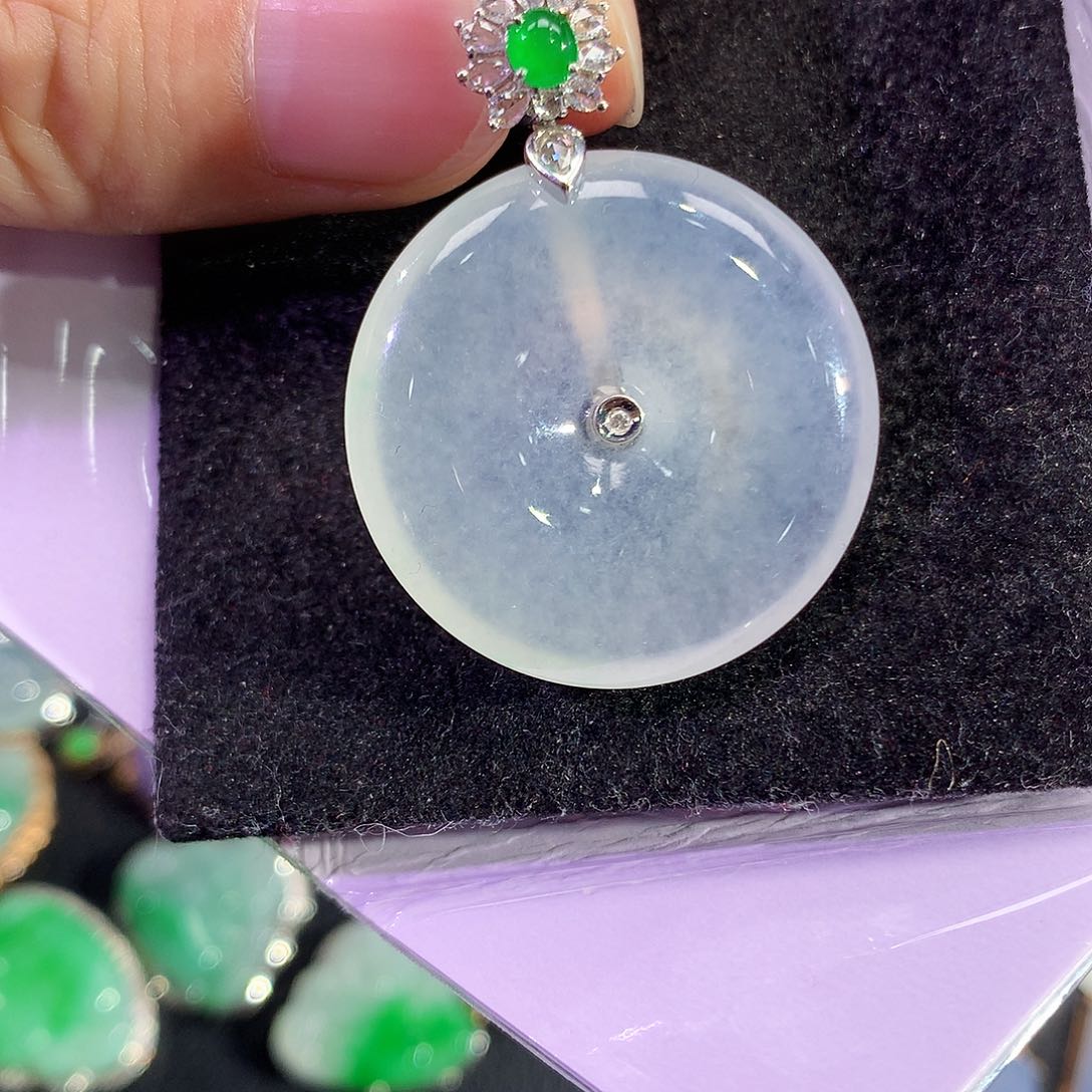 翡翠18K金镶嵌吊坠(赠链)