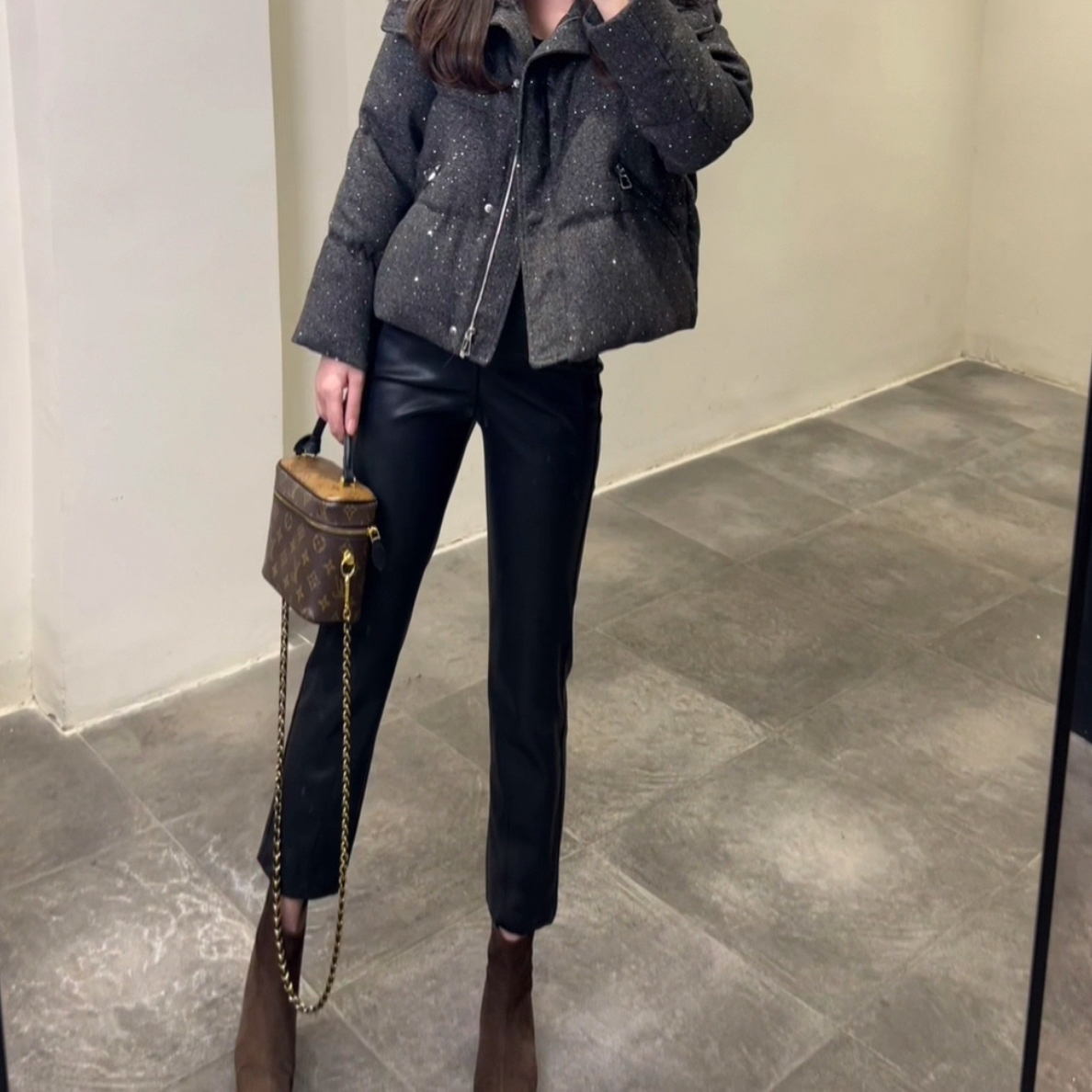 立体剪裁显瘦蛋白pu植绒皮裤直筒时尚