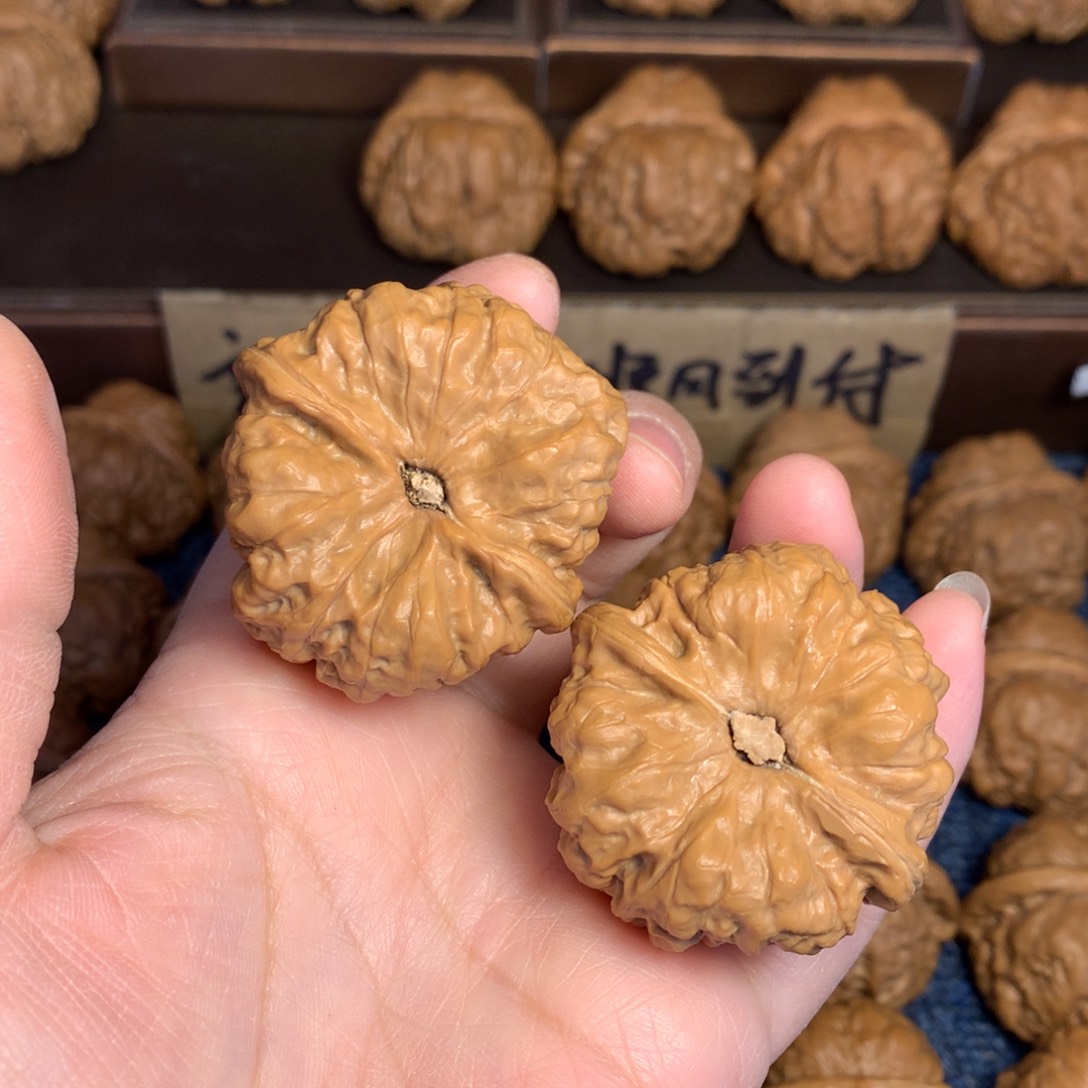 桃核吊坠沈*蛤蟆核桃