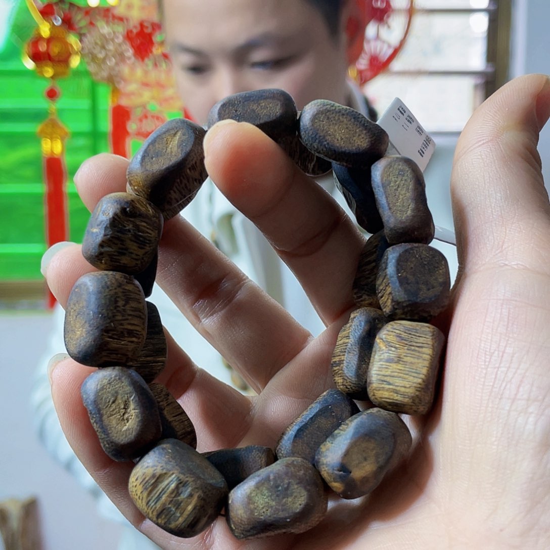 沉香手串海南老白棋板头留疤单圈1.3/17克多样性发一