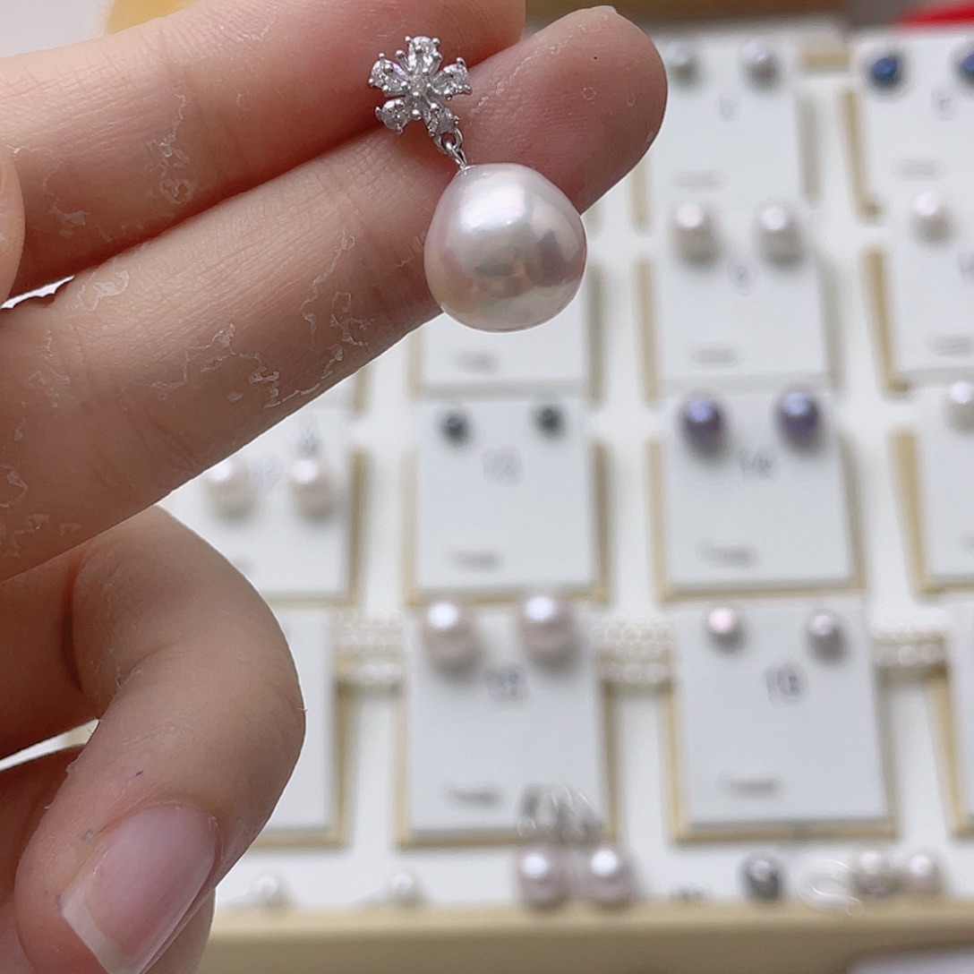 泸***店银S925镶嵌淡水珍珠耳饰