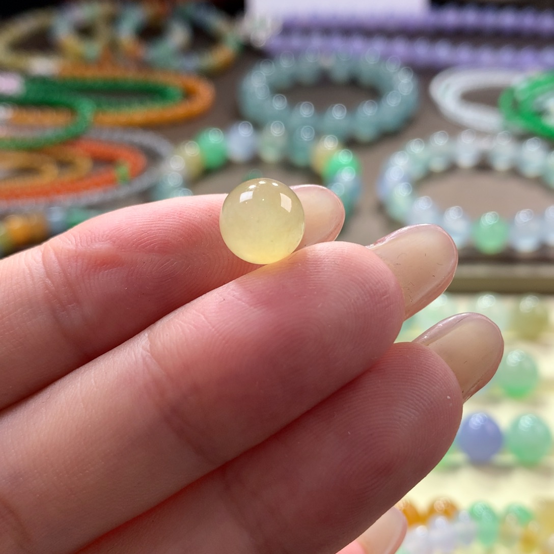 翡翠颈饰未镶嵌翡翠冰糖雪梨黄卡9+