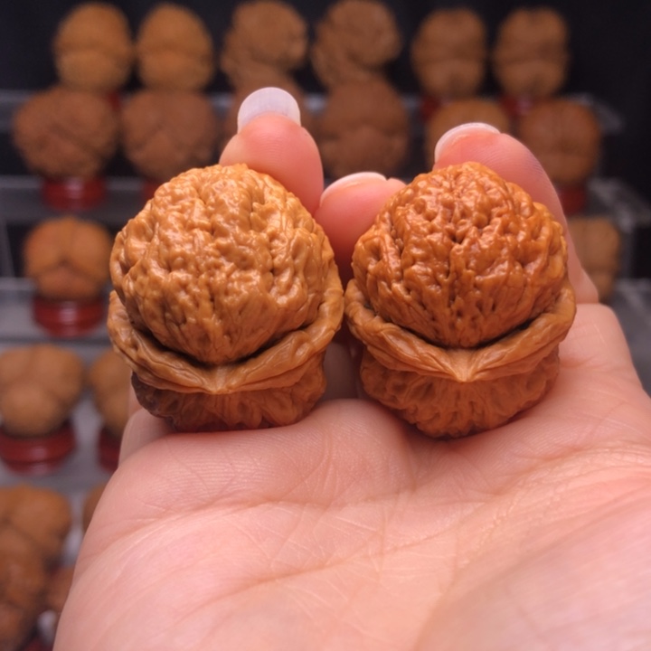 桃核吊坠28凤眼舍利