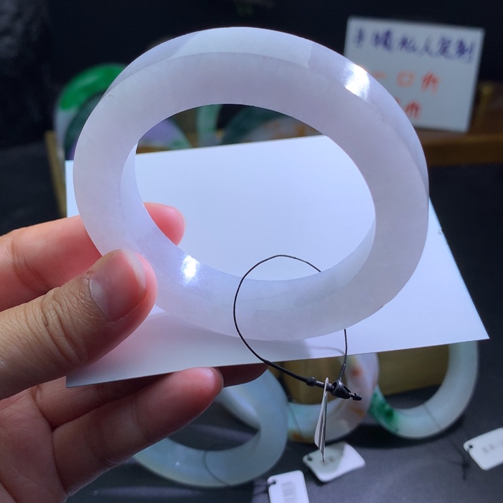 定制翡翠未镶嵌翡翠手镯