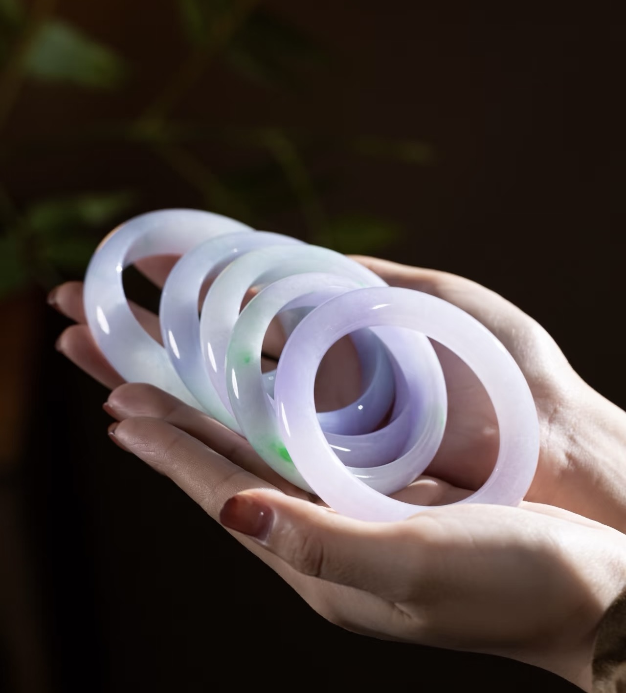 1号 时尚缅风女款正圈手镯 多样性发