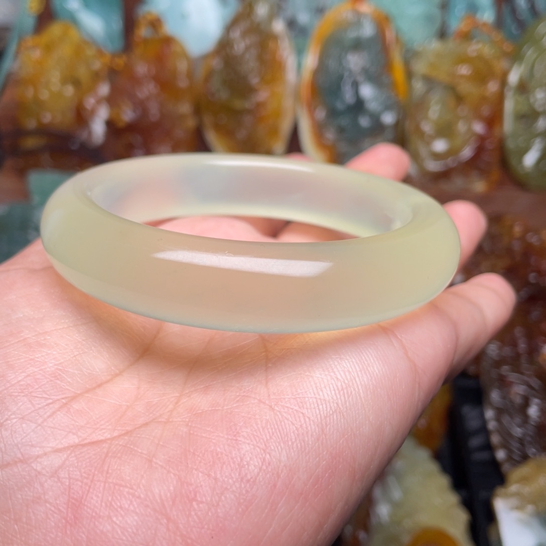 蛇纹石玉颈饰未镶嵌远**你