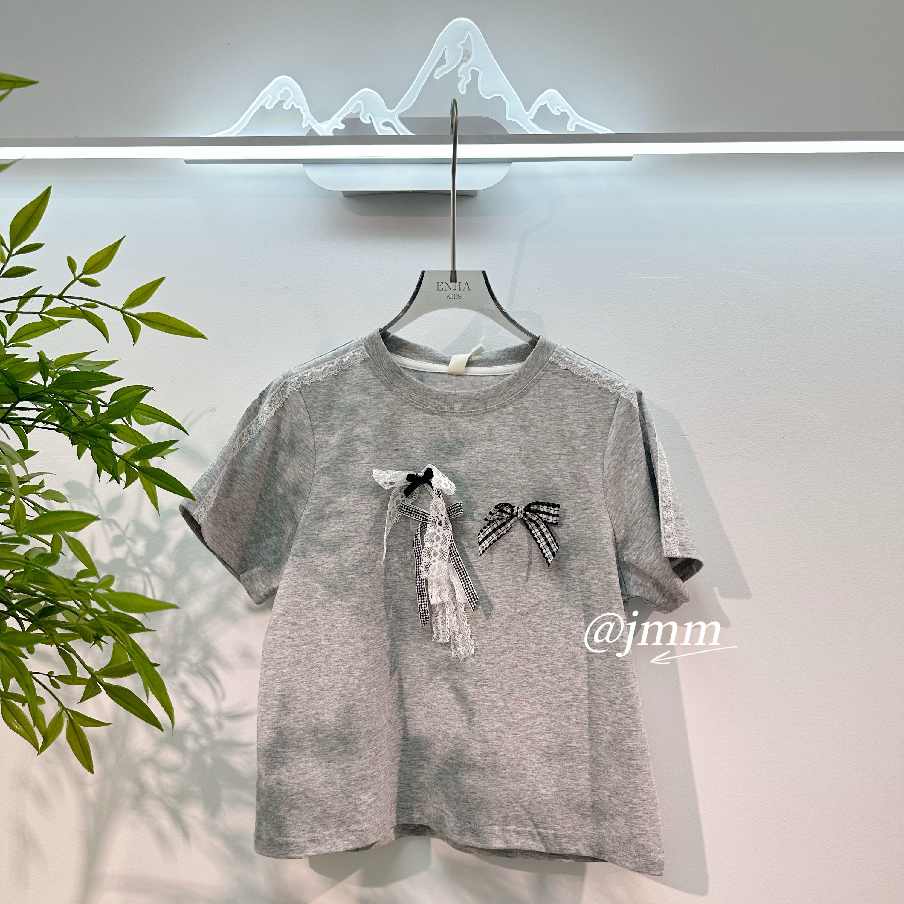 K506 蝴蝶韩版T恤灰色设计师百搭短袖蝴蝶结针织蕾丝印花