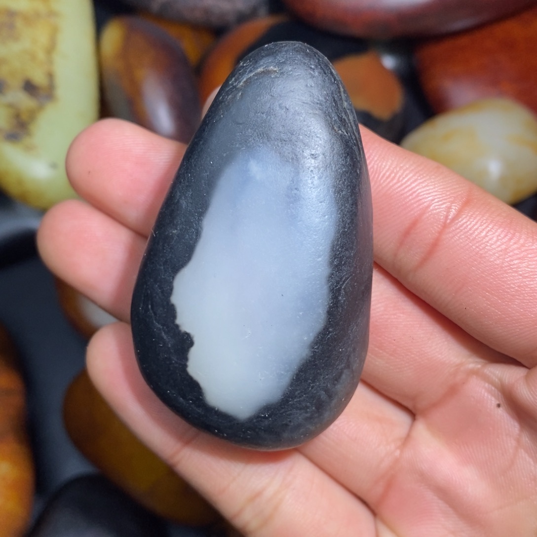 和田玉未镶嵌珠宝奇石