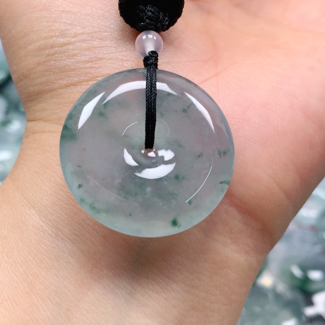 翡翠颈饰未镶嵌天然翡翠