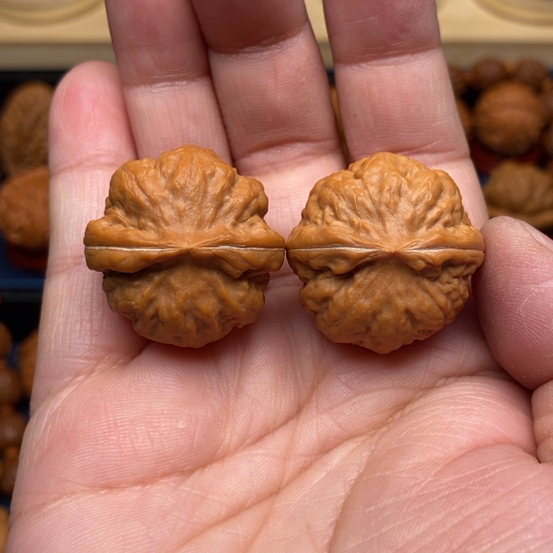 文玩核桃把件手捻玉石方樽