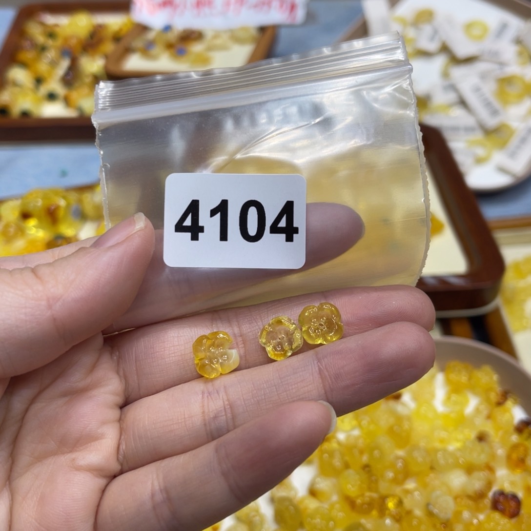 琥珀珠宝奇石未镶嵌