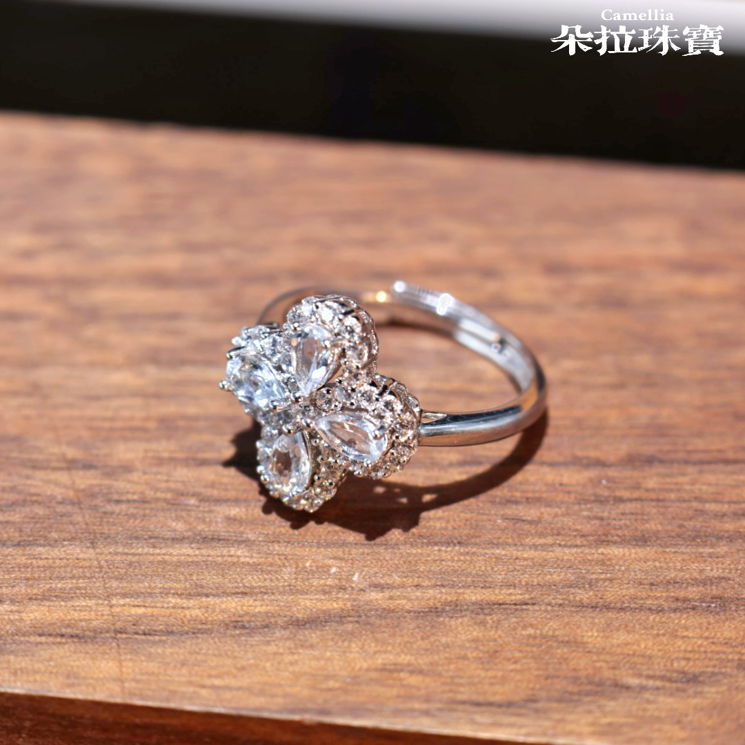 人间山茶 3034 海蓝宝四叶草戒指  多样性发其一