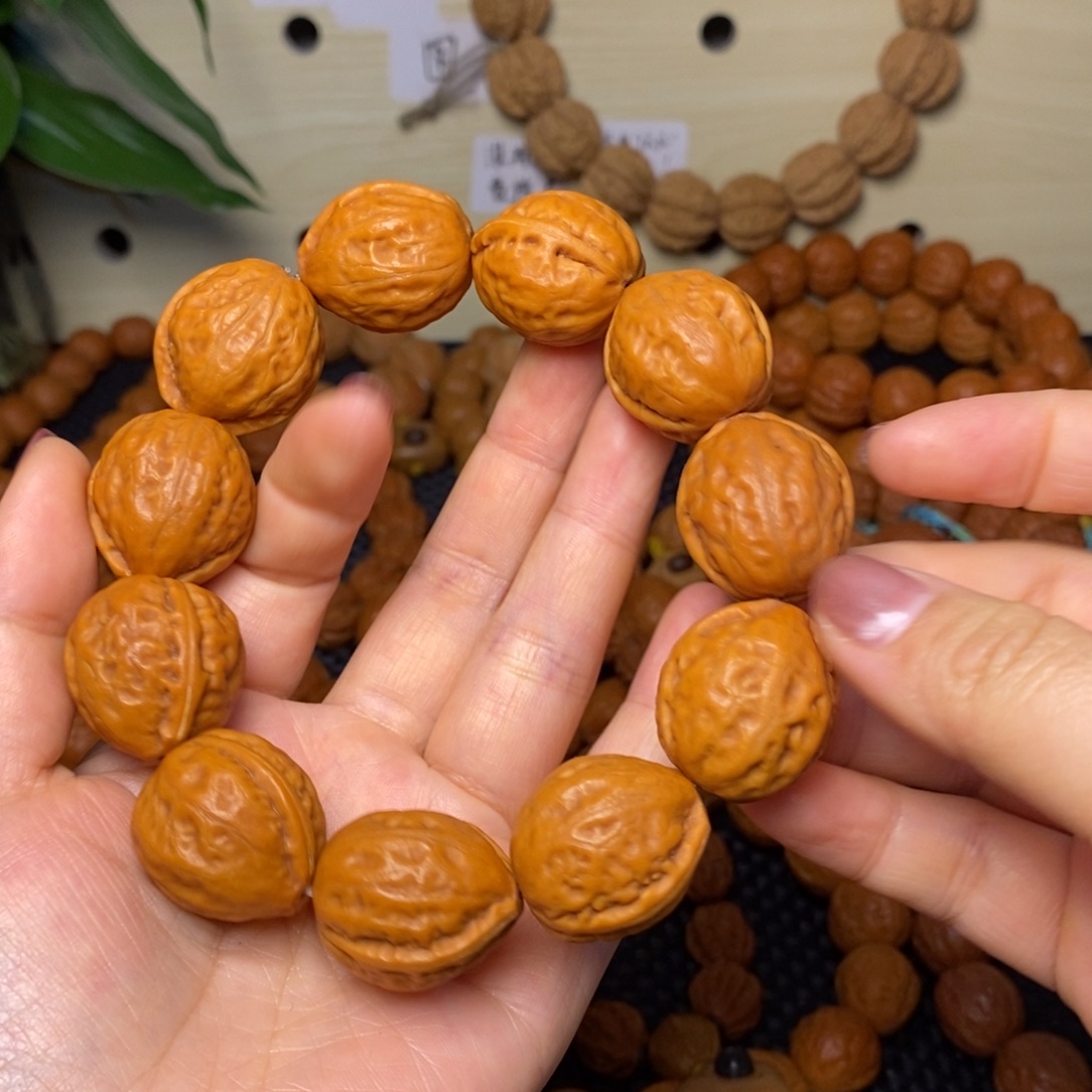 文玩核桃手串大水滴