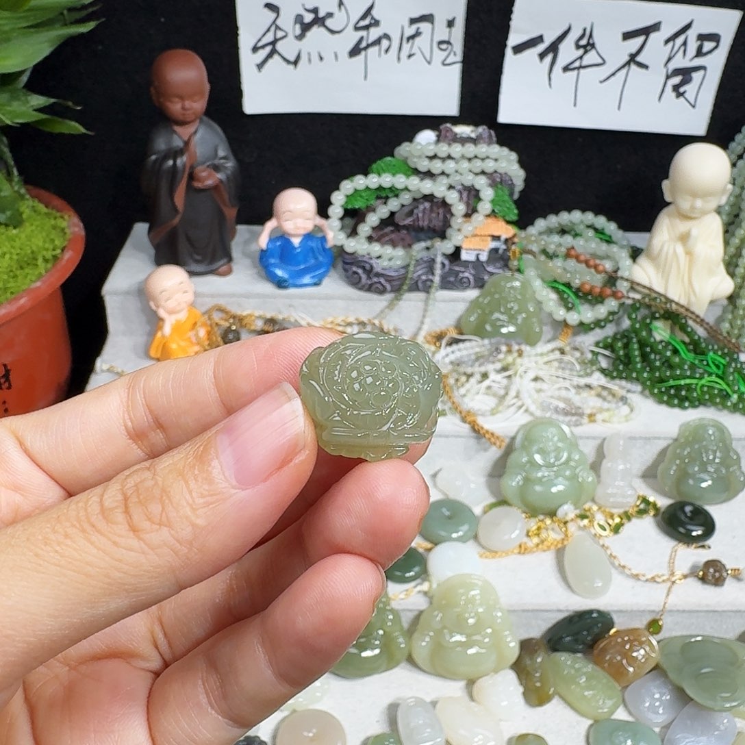 和田玉未镶嵌颈饰