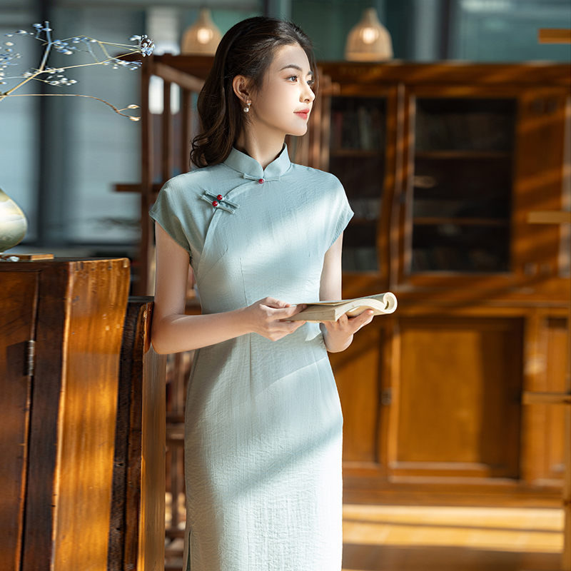 【思君】文艺范淑女旗袍2025新款天青色新中式修身改良古法连衣裙夏