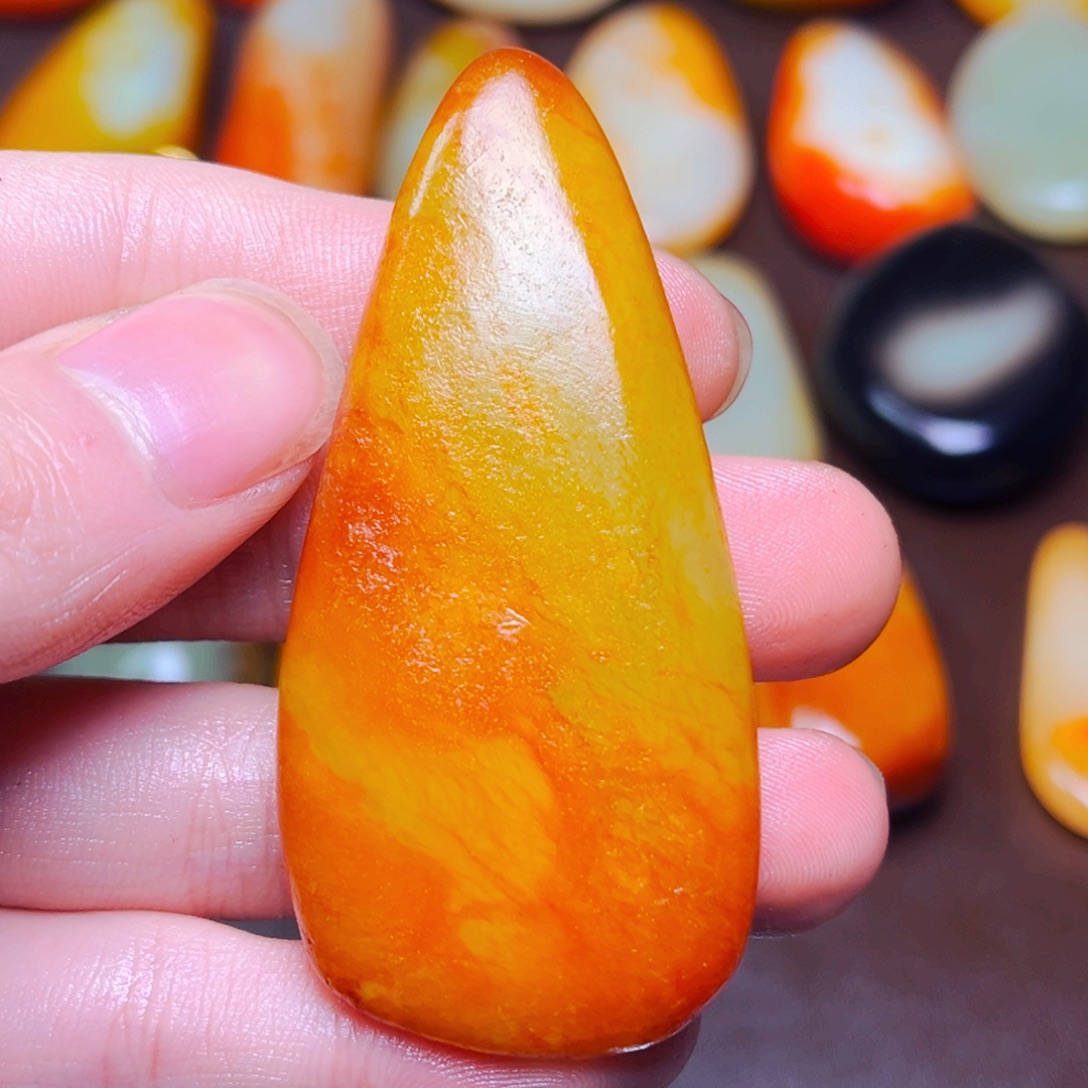 和田玉未镶嵌珠宝奇石