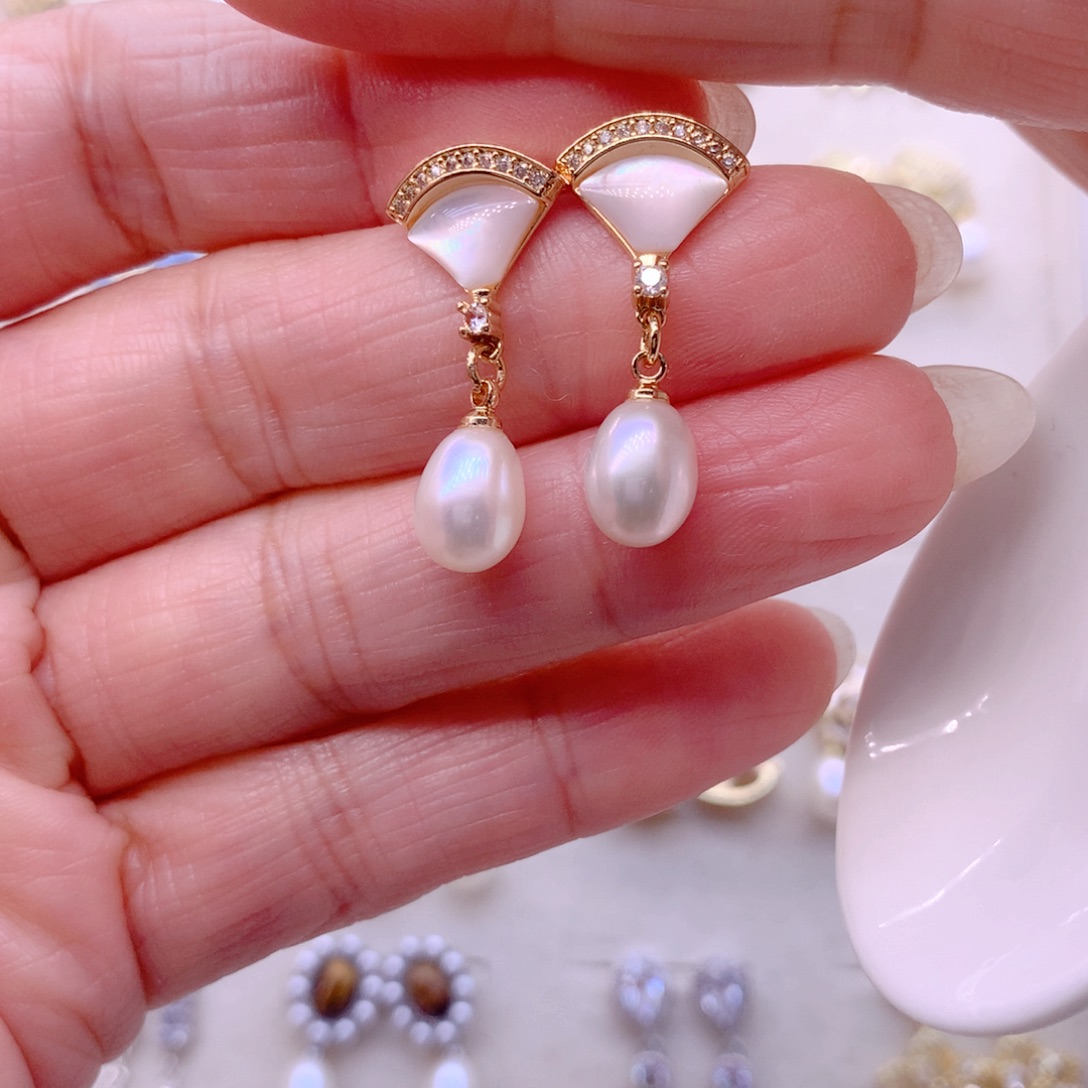 淡水珍珠耳饰合金