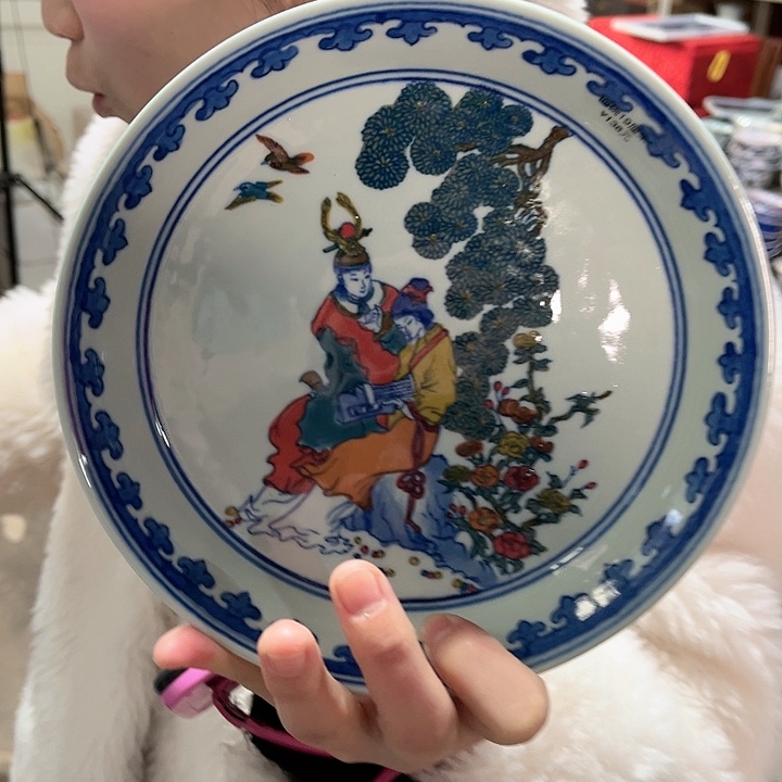 瓷片/////////直径19厘米。配支架。