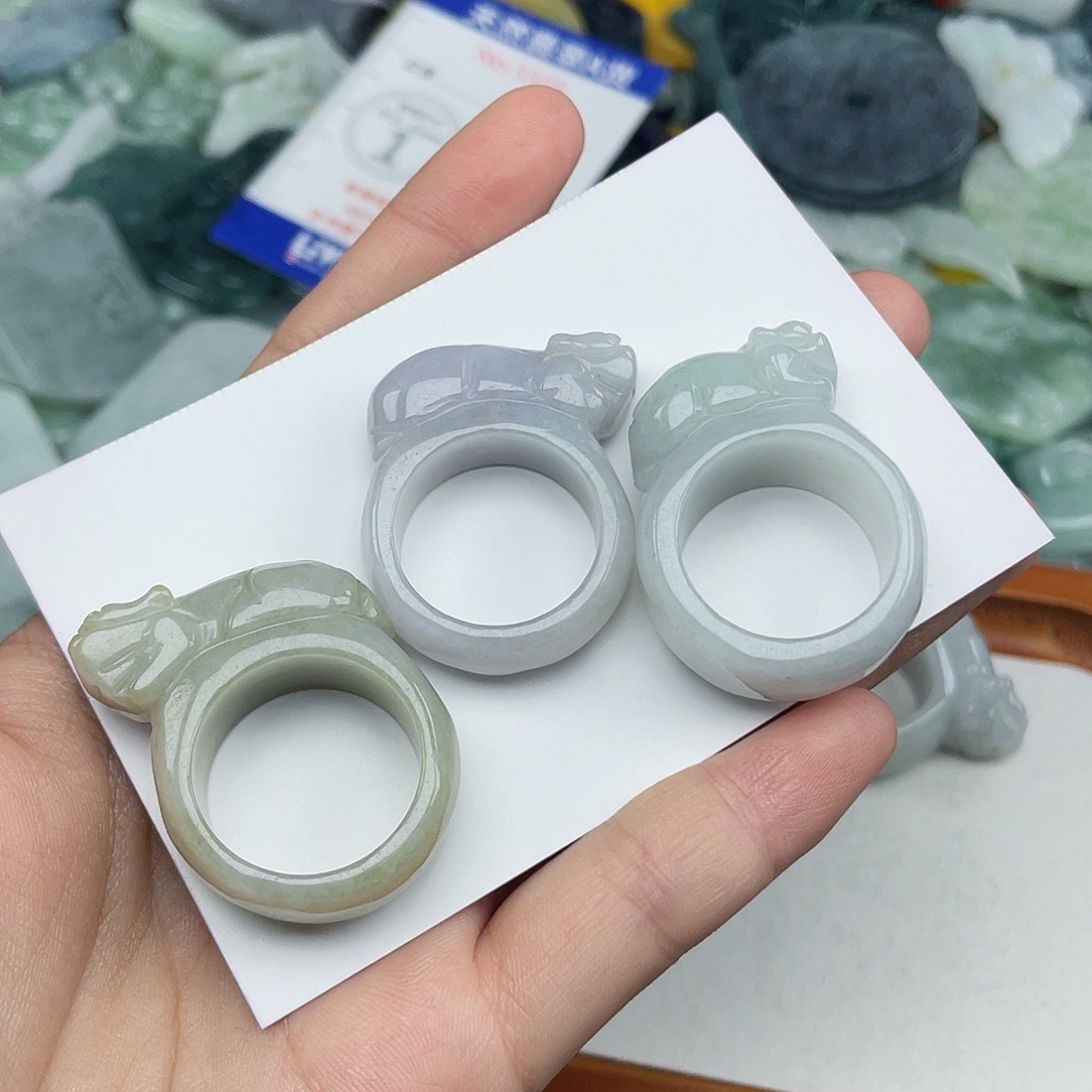 拉***拉未镶嵌挂件翡翠3325