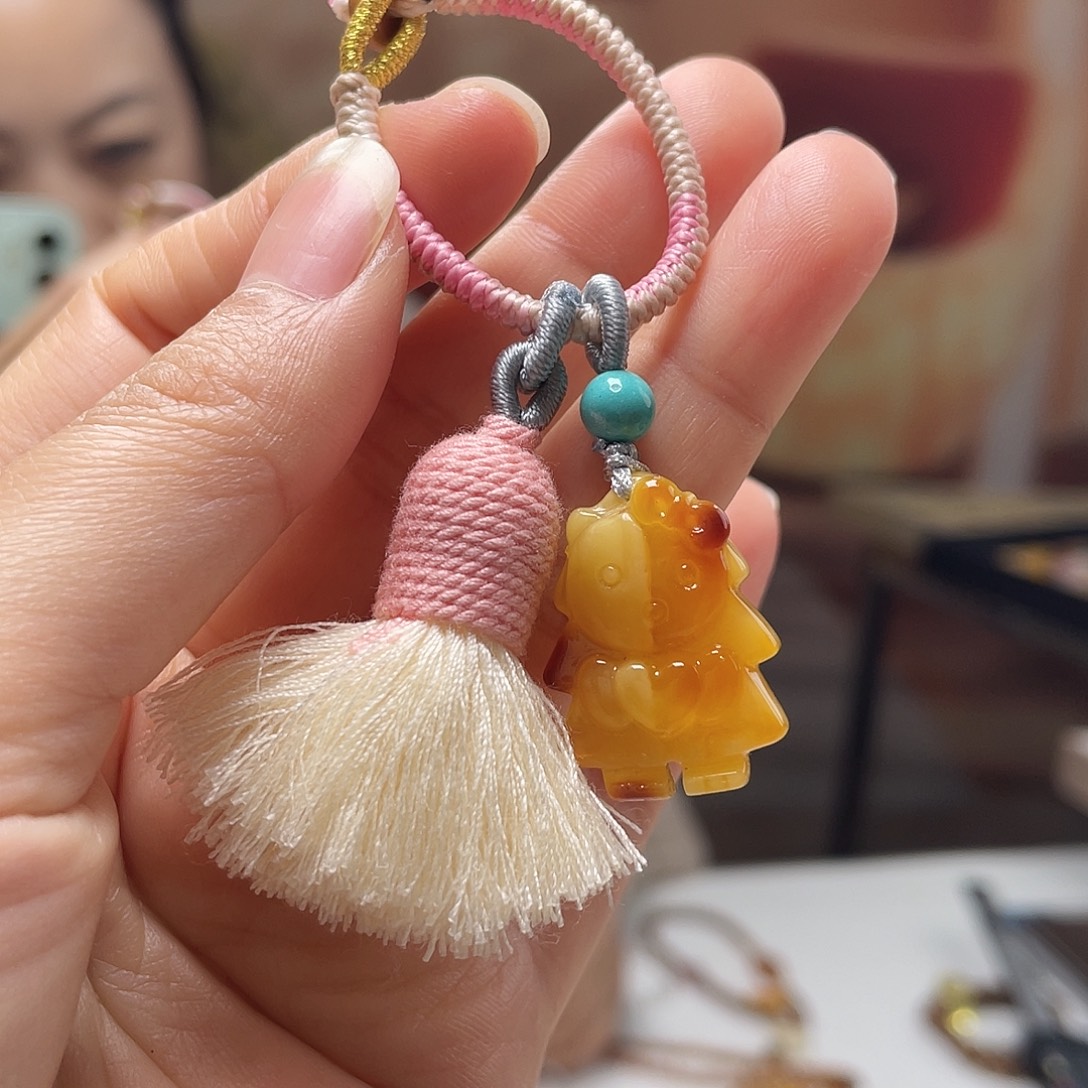 琥珀未镶嵌裸石吊坠