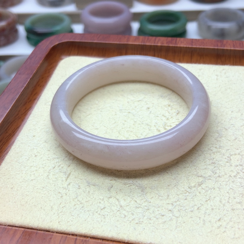 【闪购商品】石英质玉手镯未镶嵌