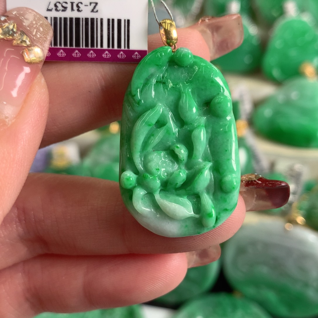 翡翠吊坠(不含链)18K金镶嵌