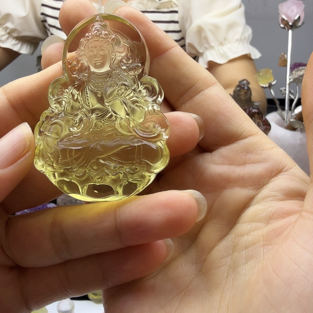 吴***℡水晶珠宝半成品未镶嵌