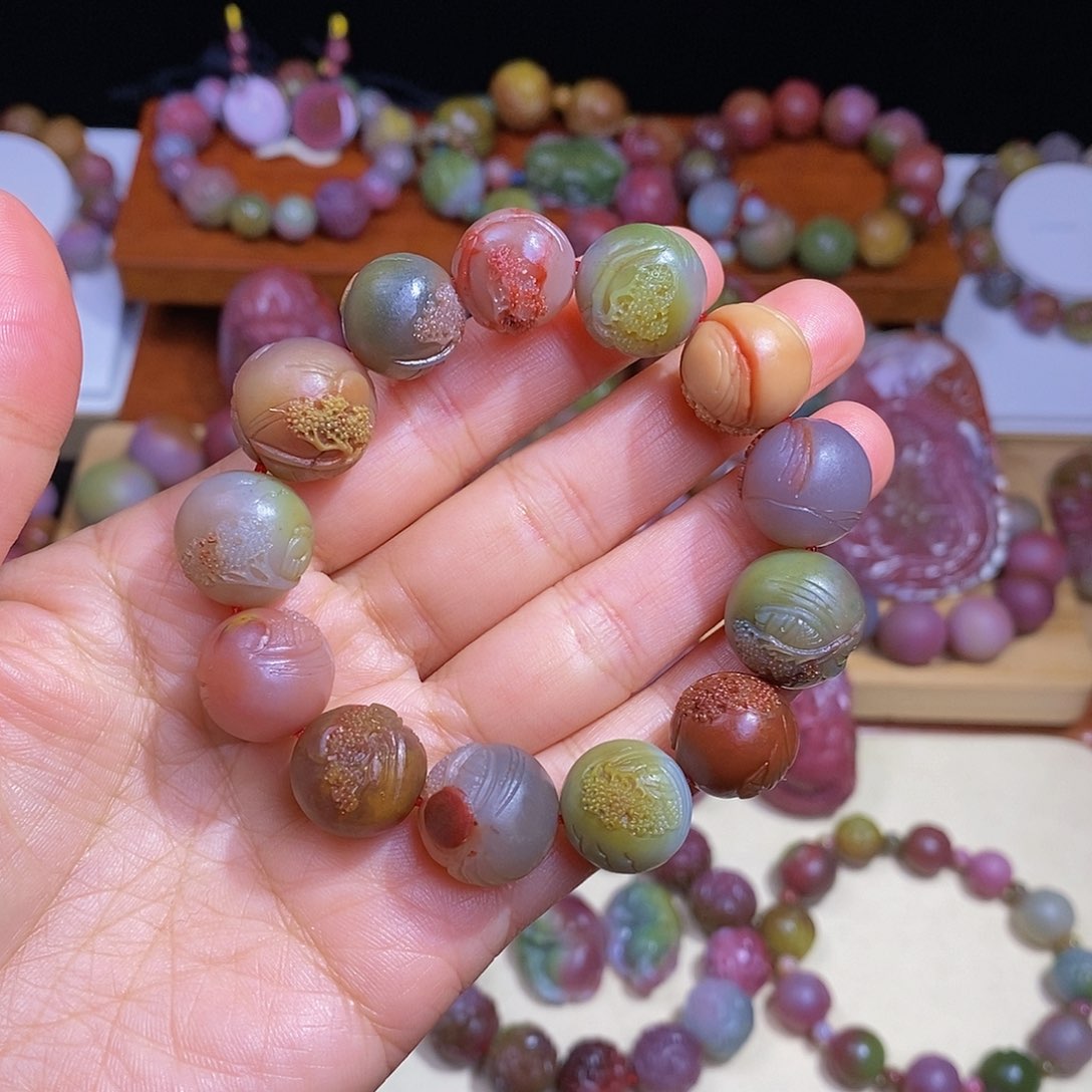 玛瑙/玉髓盐源玛瑙大漏大炸未镶嵌包浆山水手串