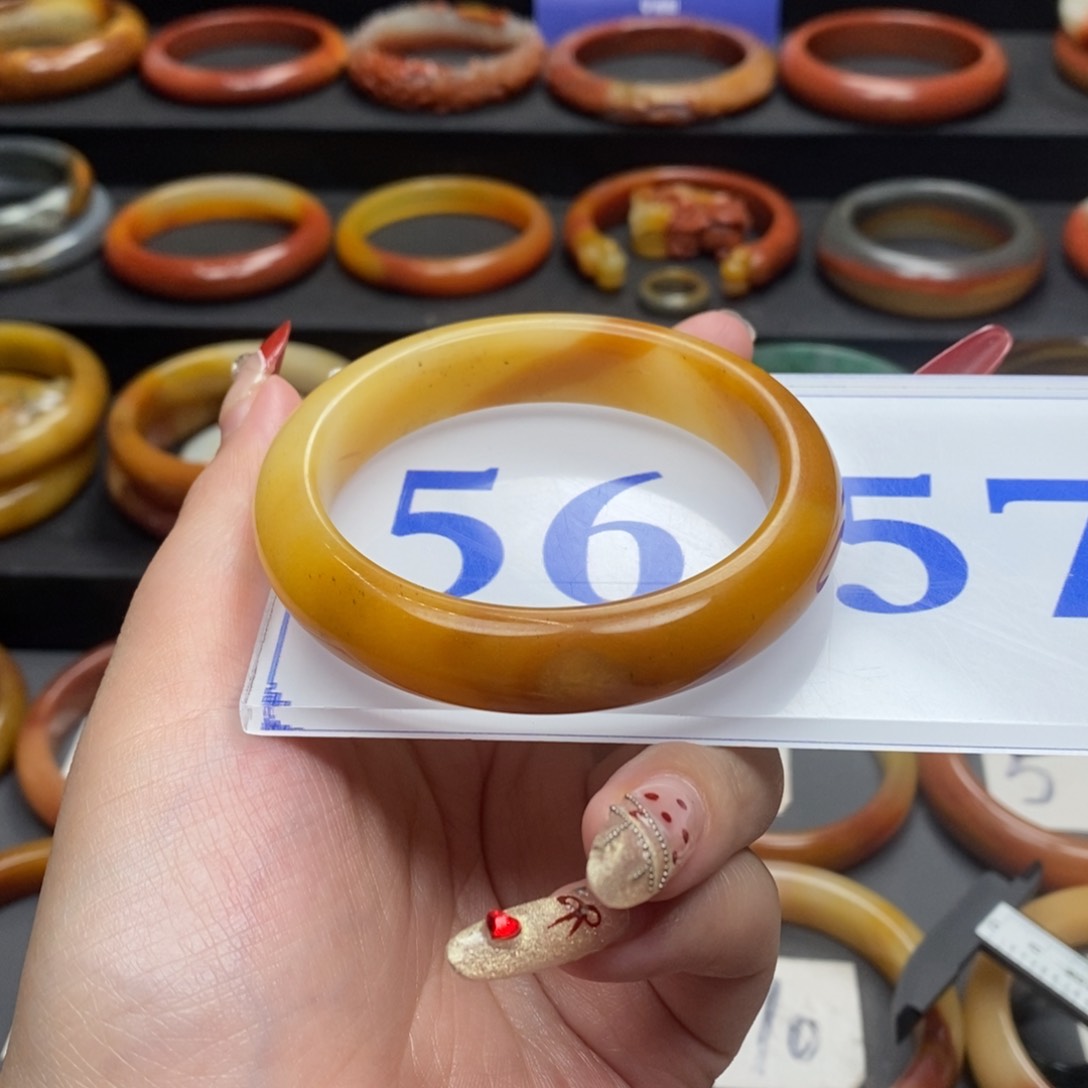 石英质玉（黄龙玉）手镯未镶嵌