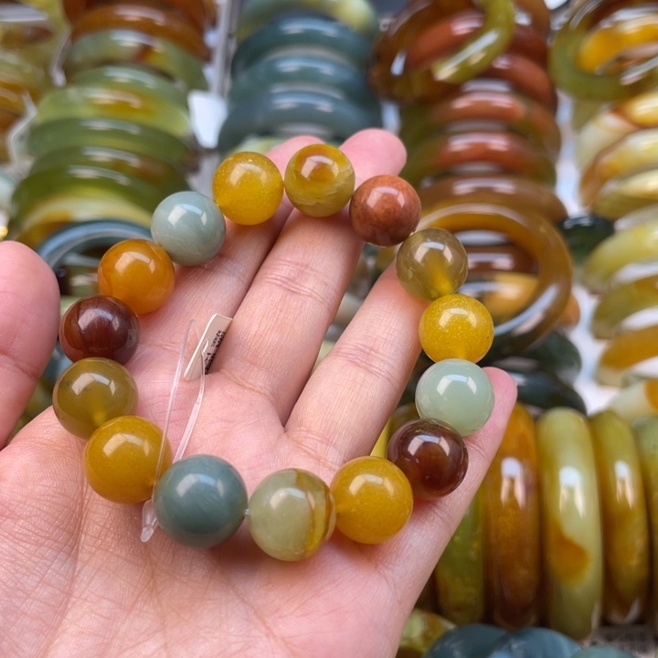 蛇纹石玉手镯未镶嵌黄****猪