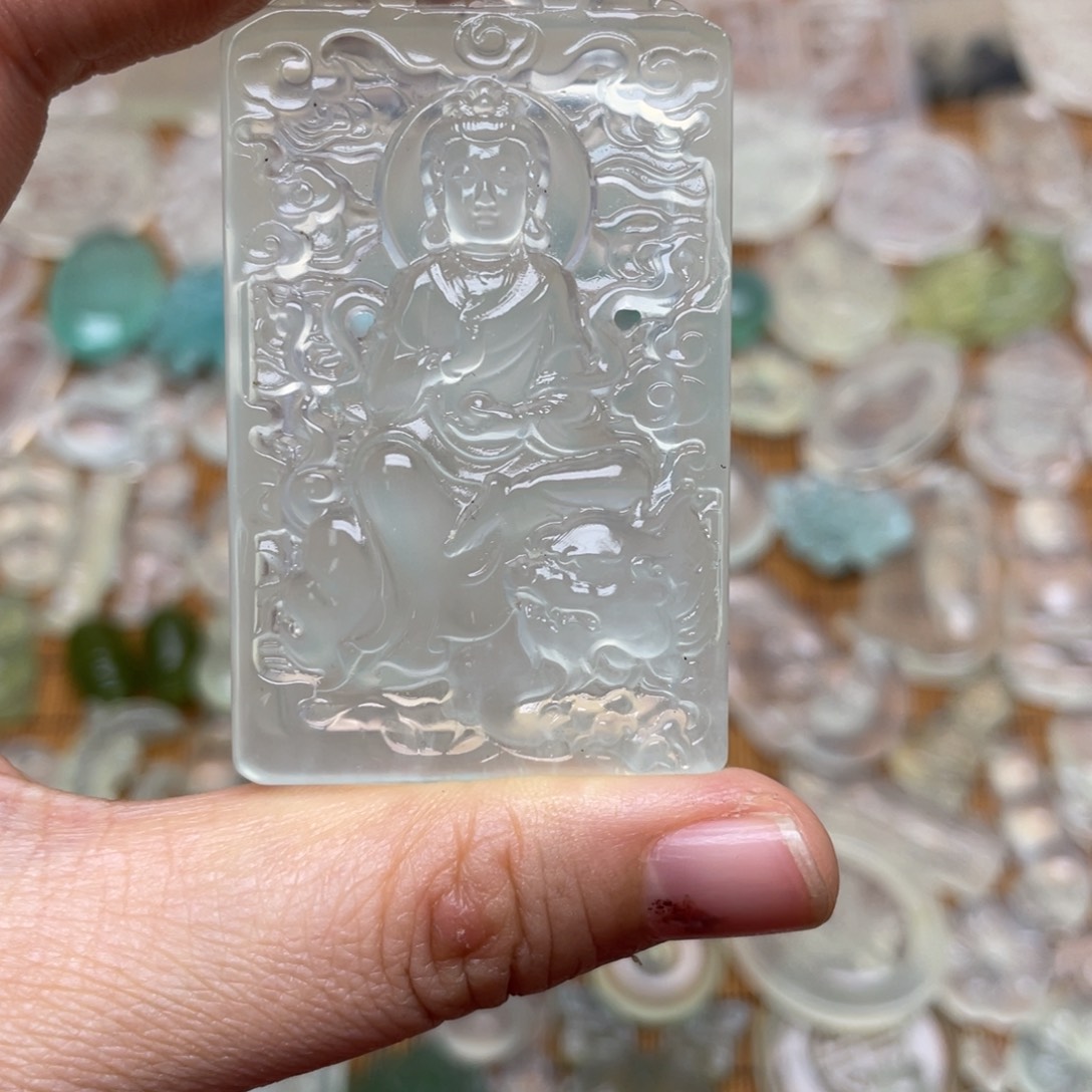 未镶嵌蛇纹石玉颈饰鎏**晓