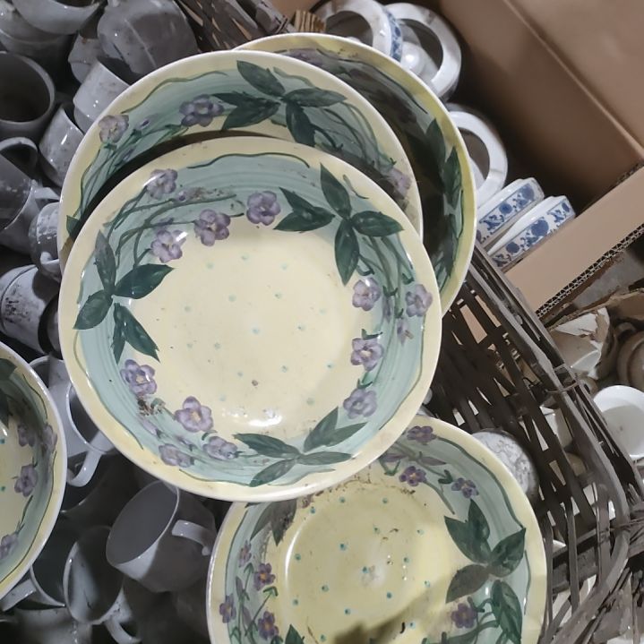 摆件陶瓷盘子碗啥都有