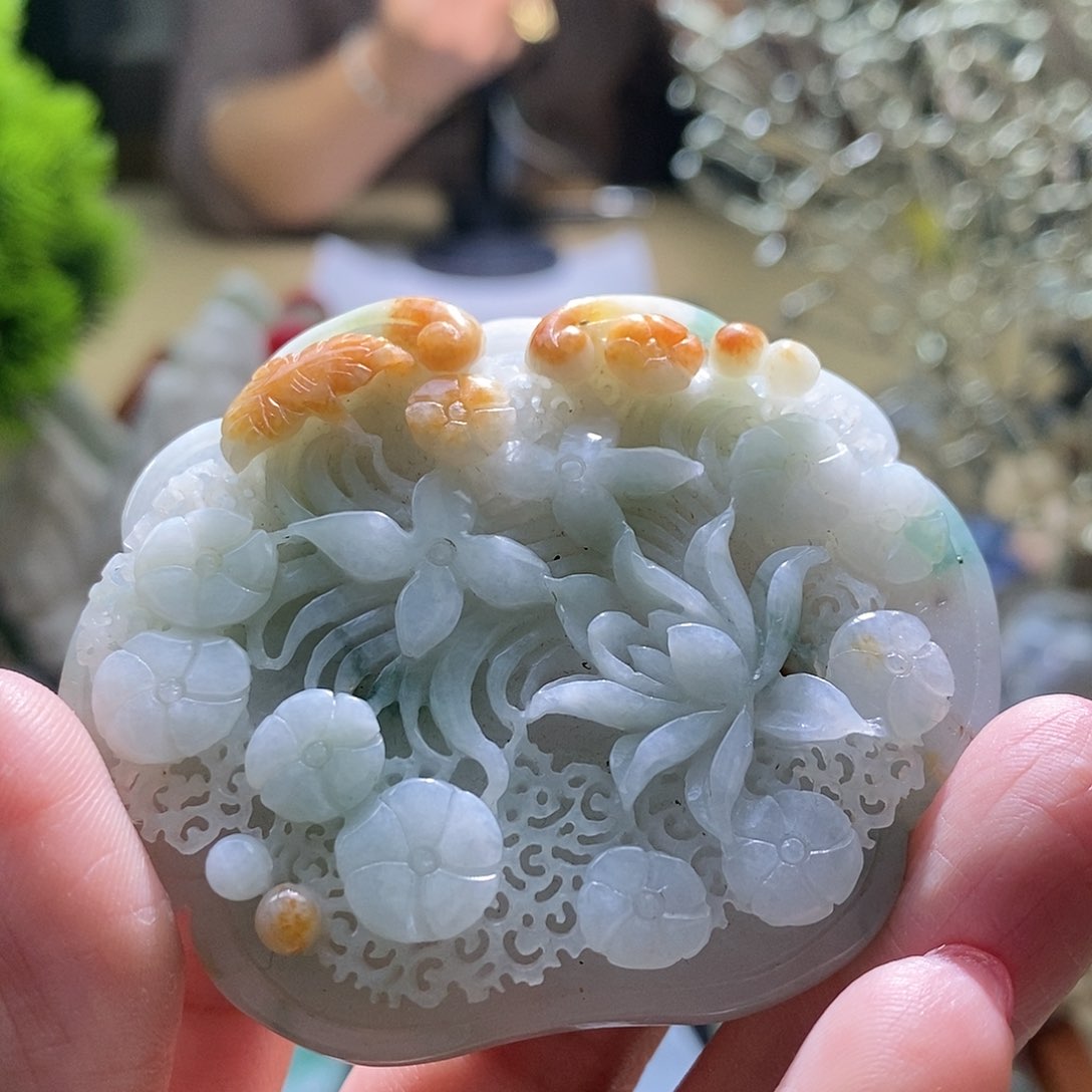 【闪购商品】翡翠颈饰未镶嵌喜上眉梢