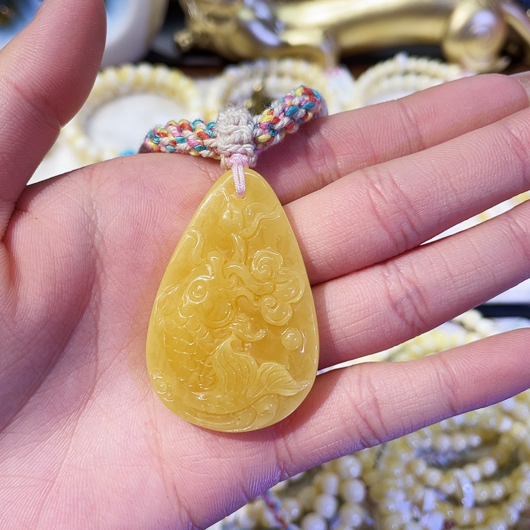 琥珀吊坠(赠链)未镶嵌水滴