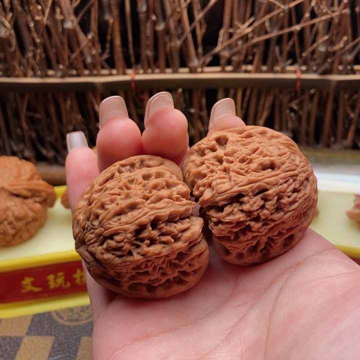 文玩核桃吊坠南疆石41全品白茬