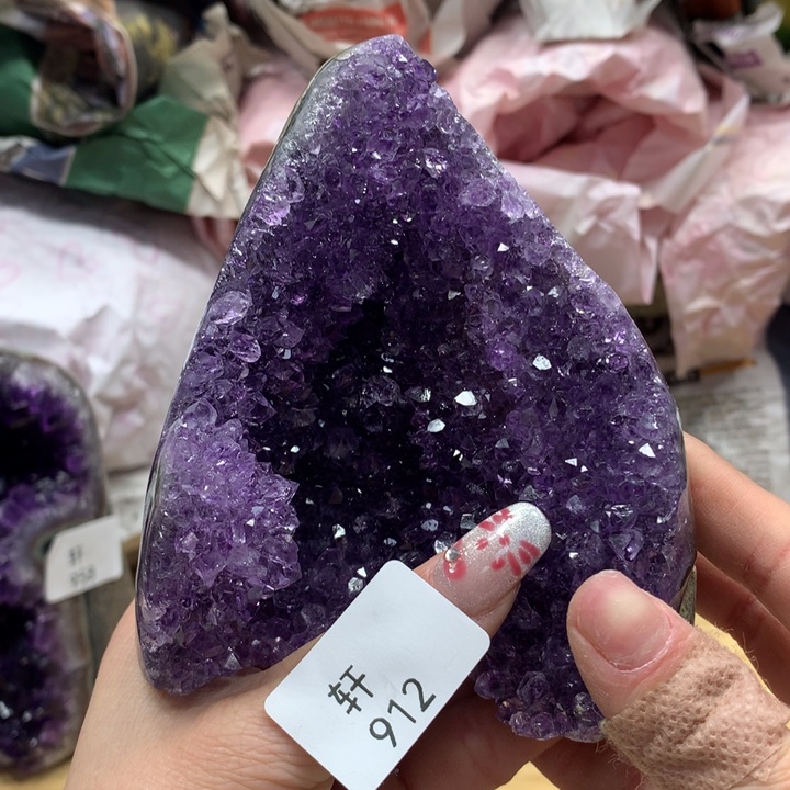 紫晶乌拉圭紫水晶摆件未镶嵌