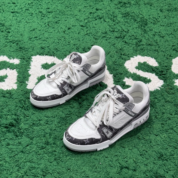 99新 LouisVuitton/路易威登 TRAINER 灰白牛仔 UK8 98新 42码