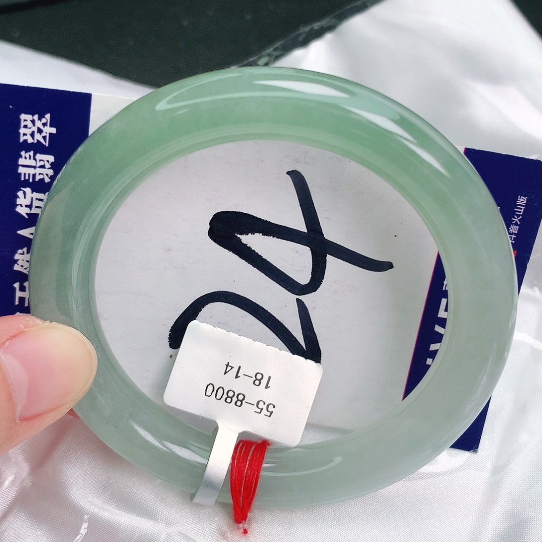 翡翠手镯未镶嵌缅甸天然A货翡翠