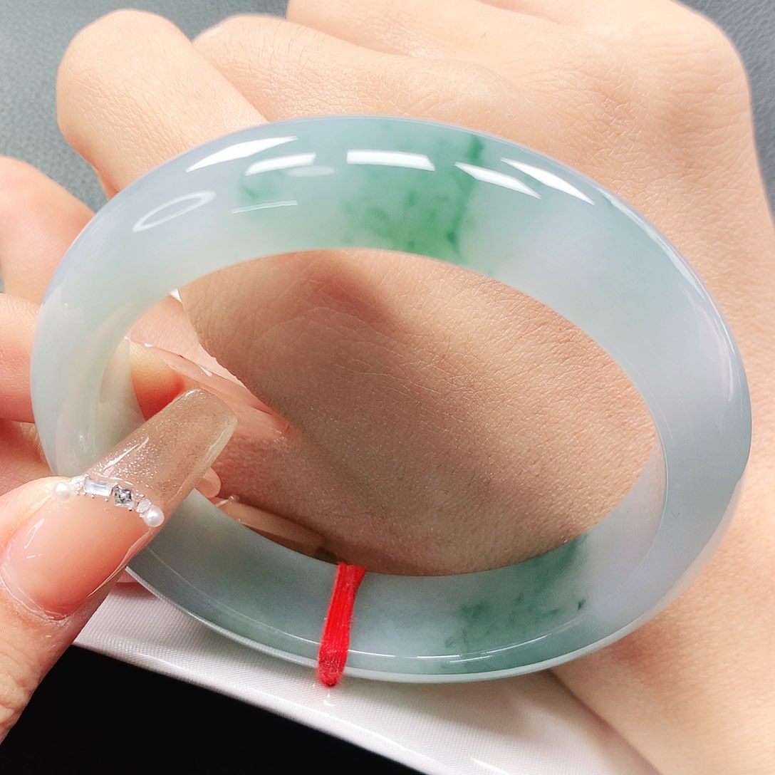 翡翠手镯未镶嵌58圈