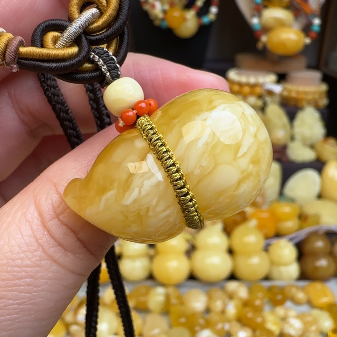 琥珀未镶嵌套链天然俄料虎皮妖花蜜蜡葫芦吊坠