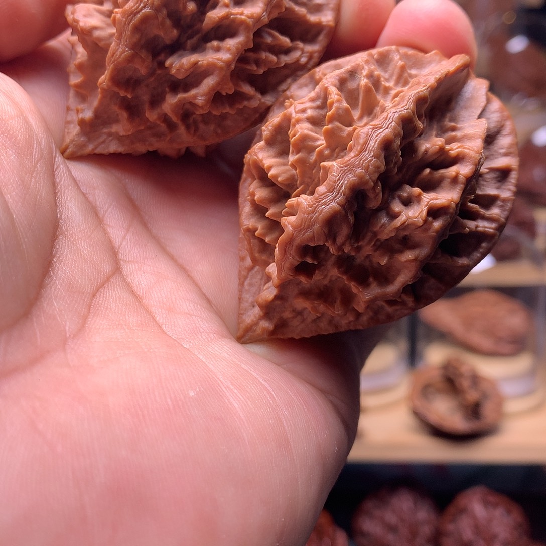 梦***春文玩核桃把件东北楸子文玩核桃