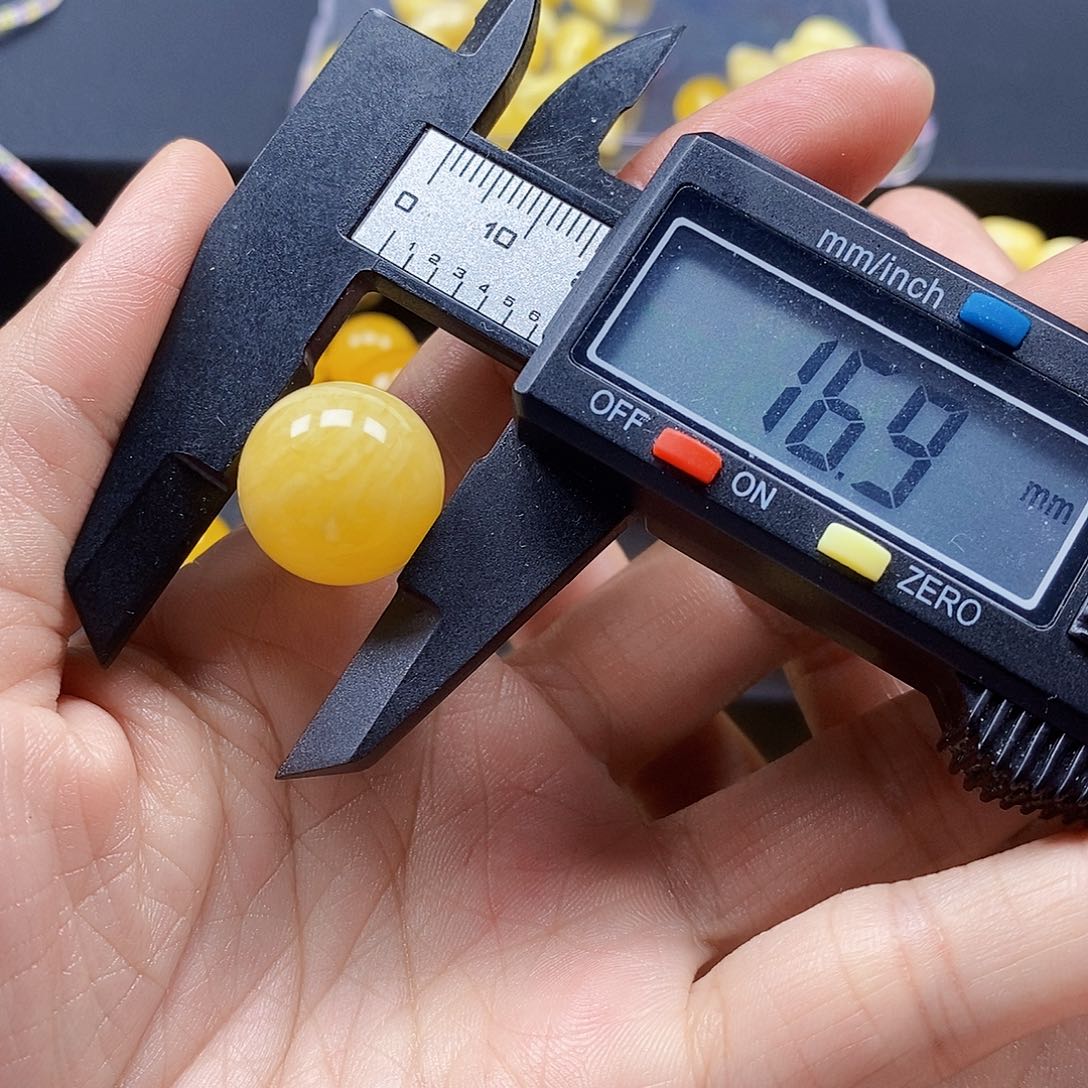 未镶嵌琥珀珠宝奇石