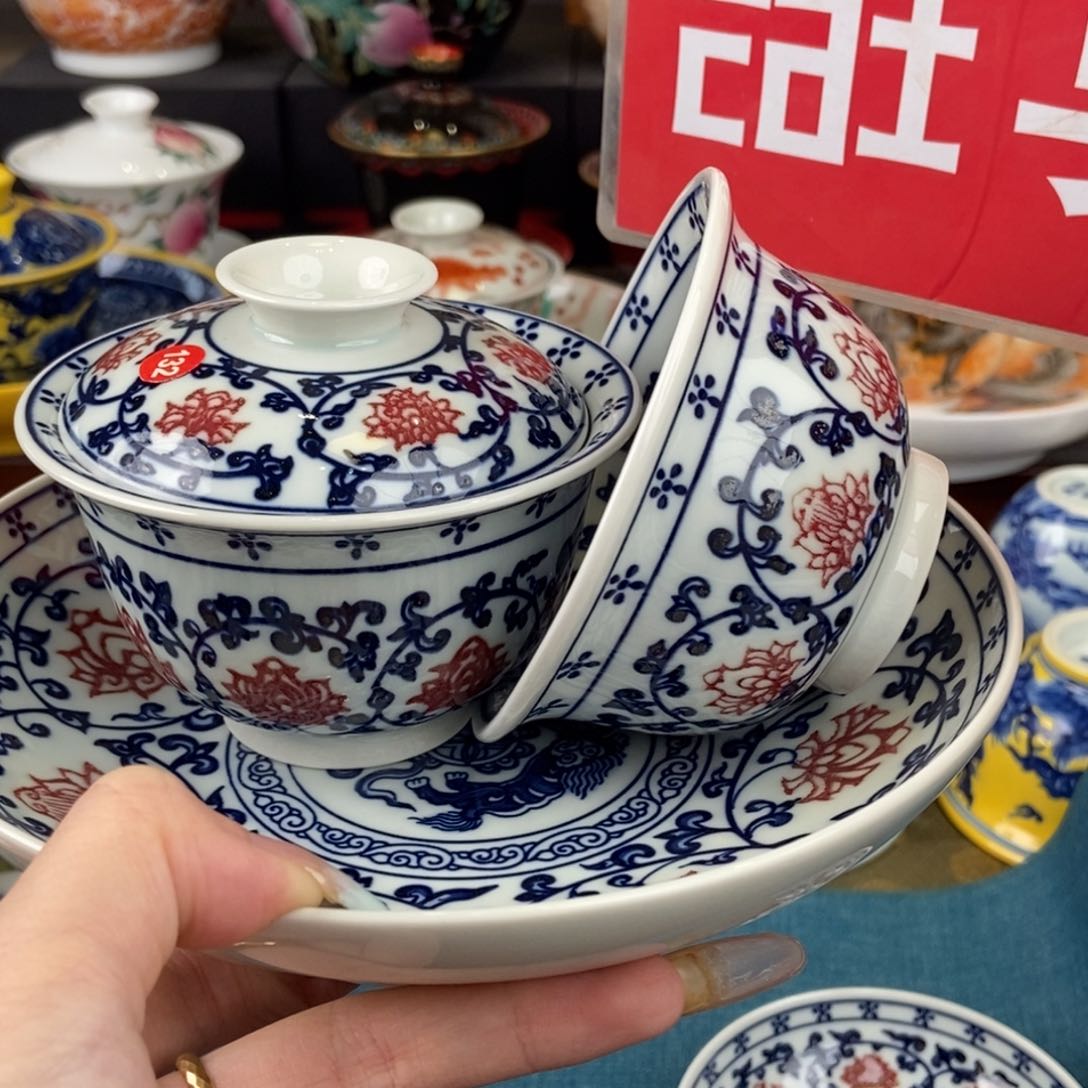陶瓷的设计师是一个