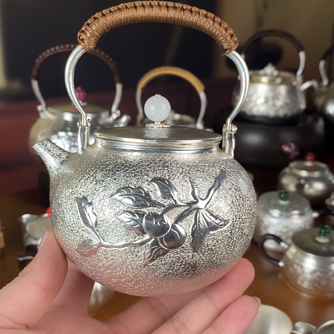 一***植手工制作茶壶泡茶