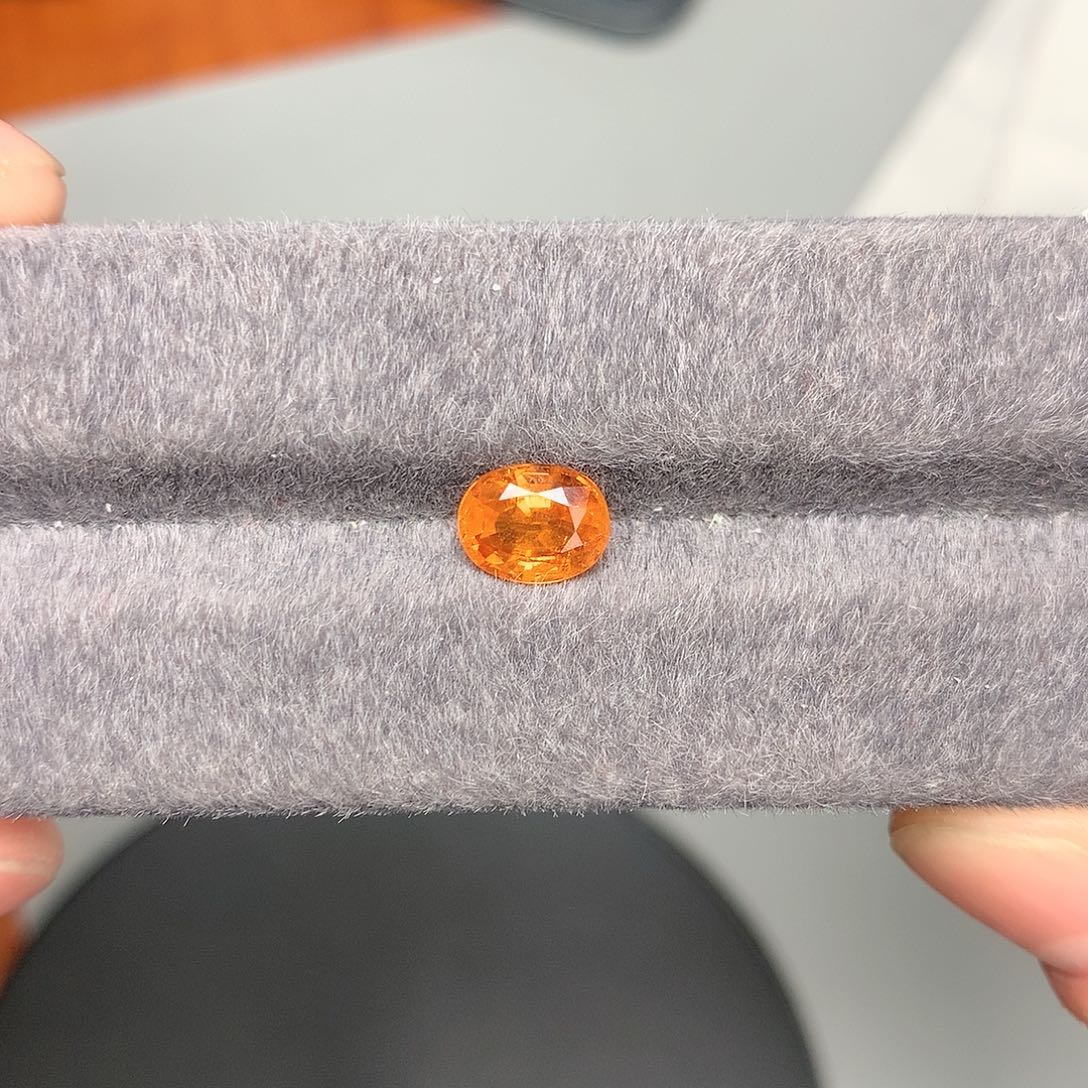 石榴石芬达石未镶嵌芬达石2.35克拉未镶嵌